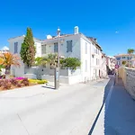 A8 - 2 Bdr Duplex Remparts Heart Of Old Antibes