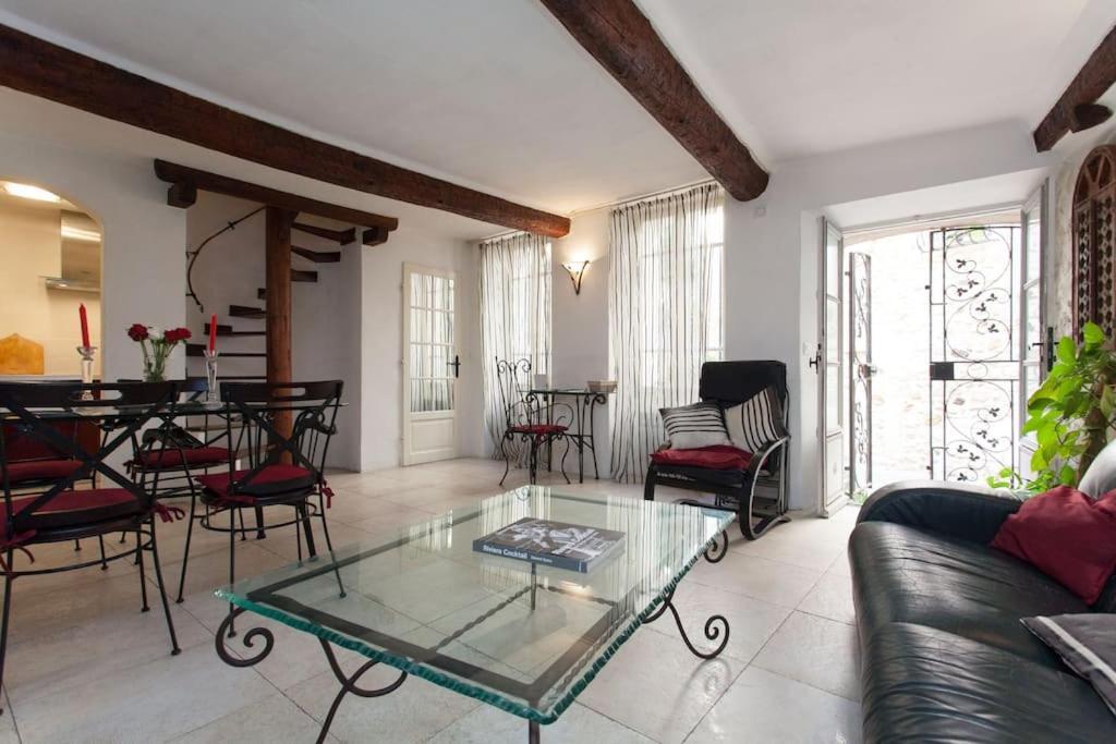A8 - 2 Bdr Duplex Remparts Heart Of Old Apartment Antibes